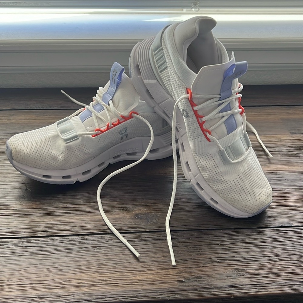 Women’s On Cloudnovas